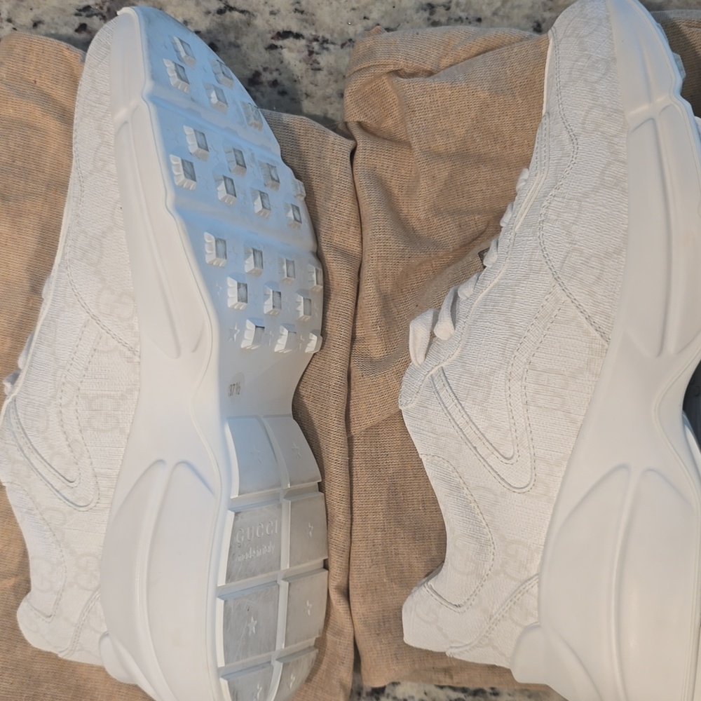 Gucci Women's Exclusive GG Rhyton sneaker size 37.5 - Picture 3 of 10